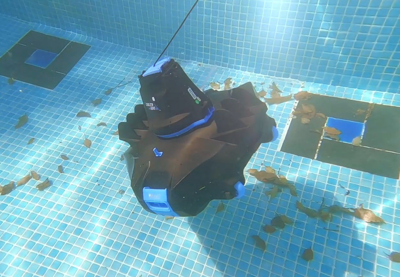 Load image into Gallery viewer, Kokido Delta 200™ The ultimate in robotic pool cleaning!
